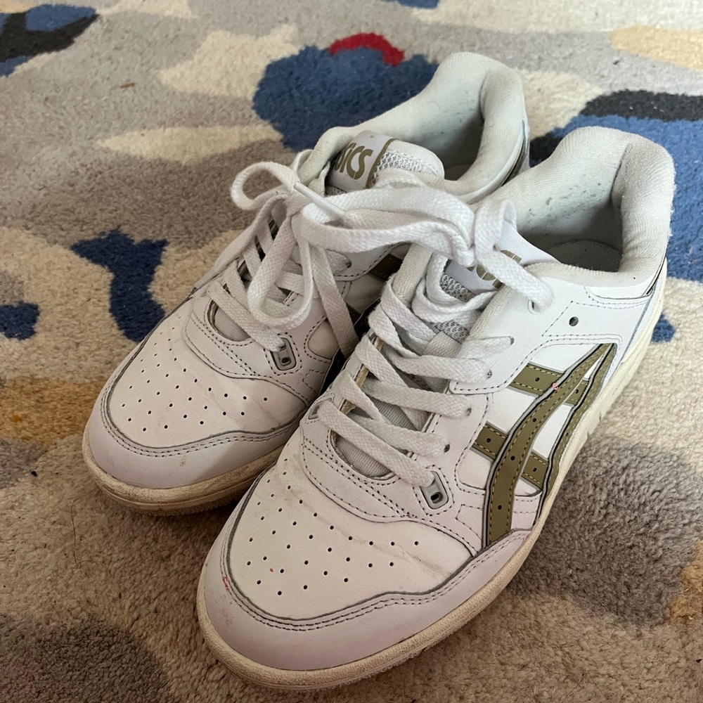 Asics White Sneakers with Gold Details - Picture 3 of 6